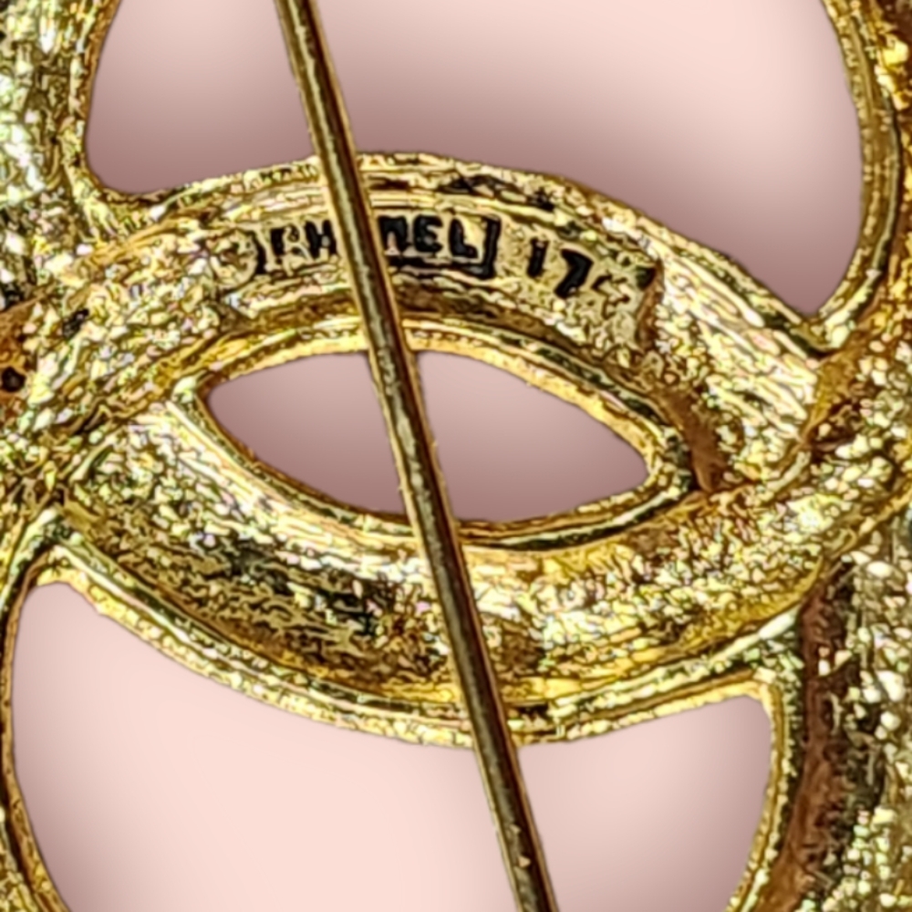Chanel Rhinestone Gold CC Vintage Brooch Pin Jewelry - Picture 3 of 3